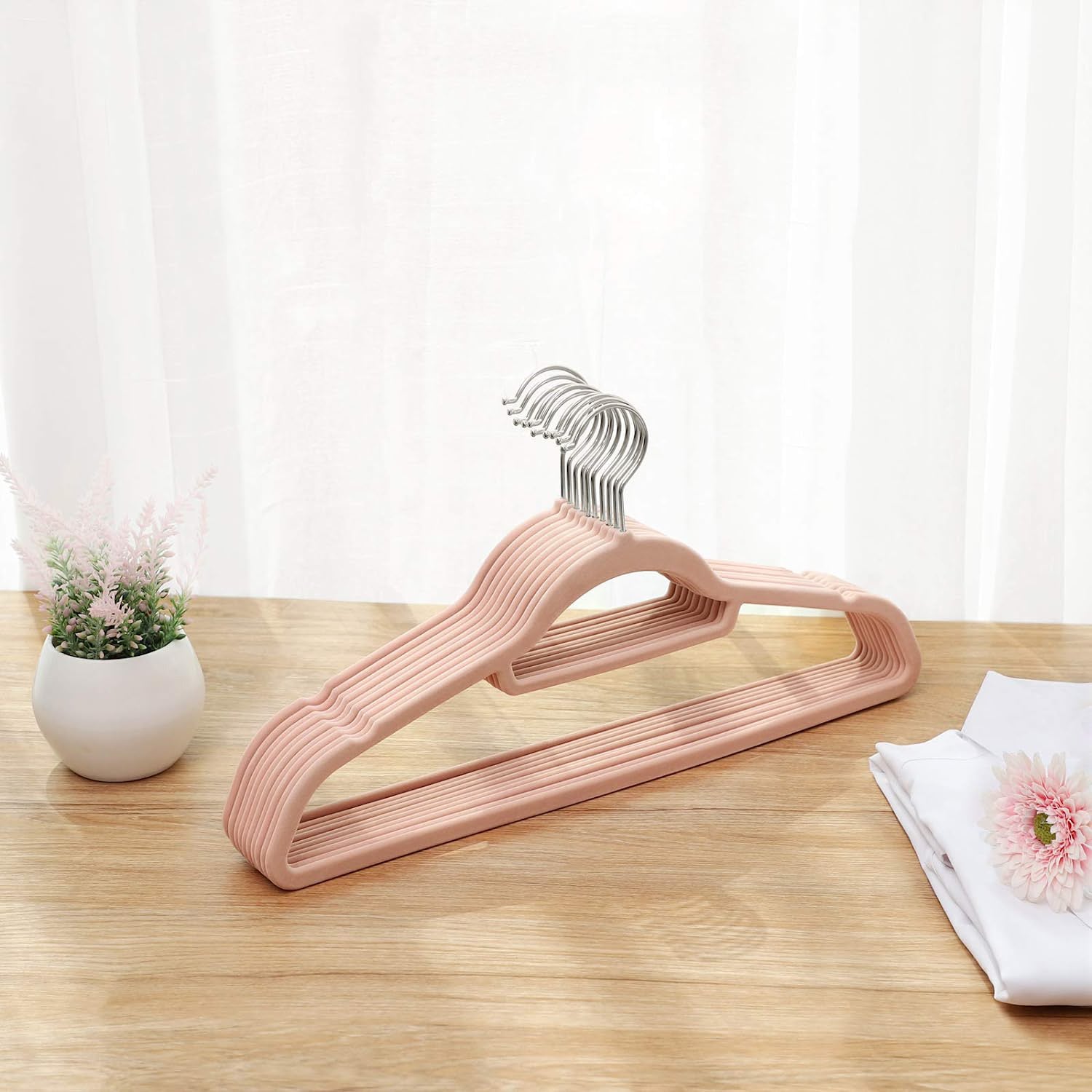 Kleiderbügel, 50er Set, Hosenbügel, 43,5cm, Samtbügel, mit Stange für Krawatten, Silber-Rosa, SONGMICS, 3