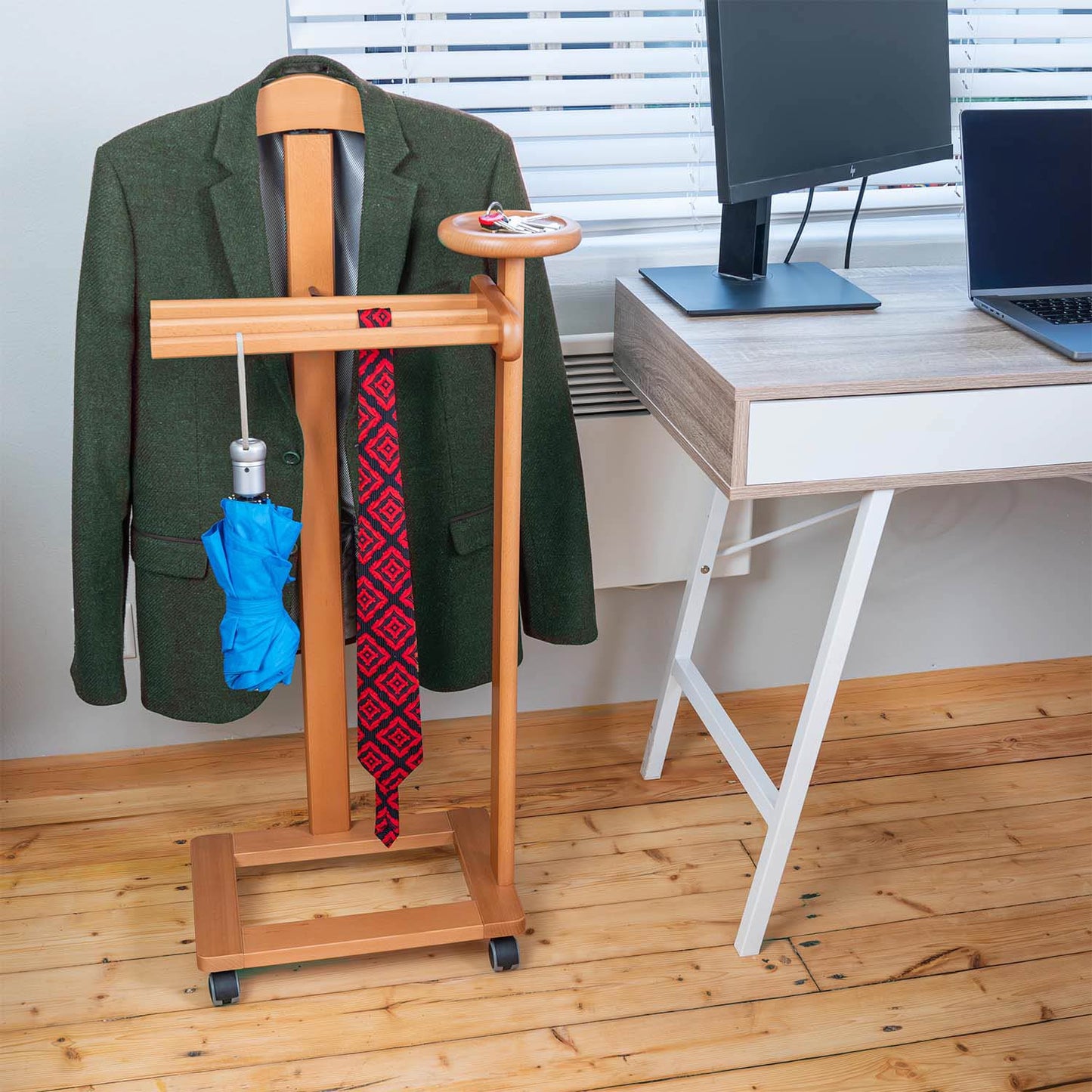 Stummer Diener, Herrendiener modern, Jackenständer, Rollgarderobe, Kleiderständer Holz, Tatkraft Lord, 15