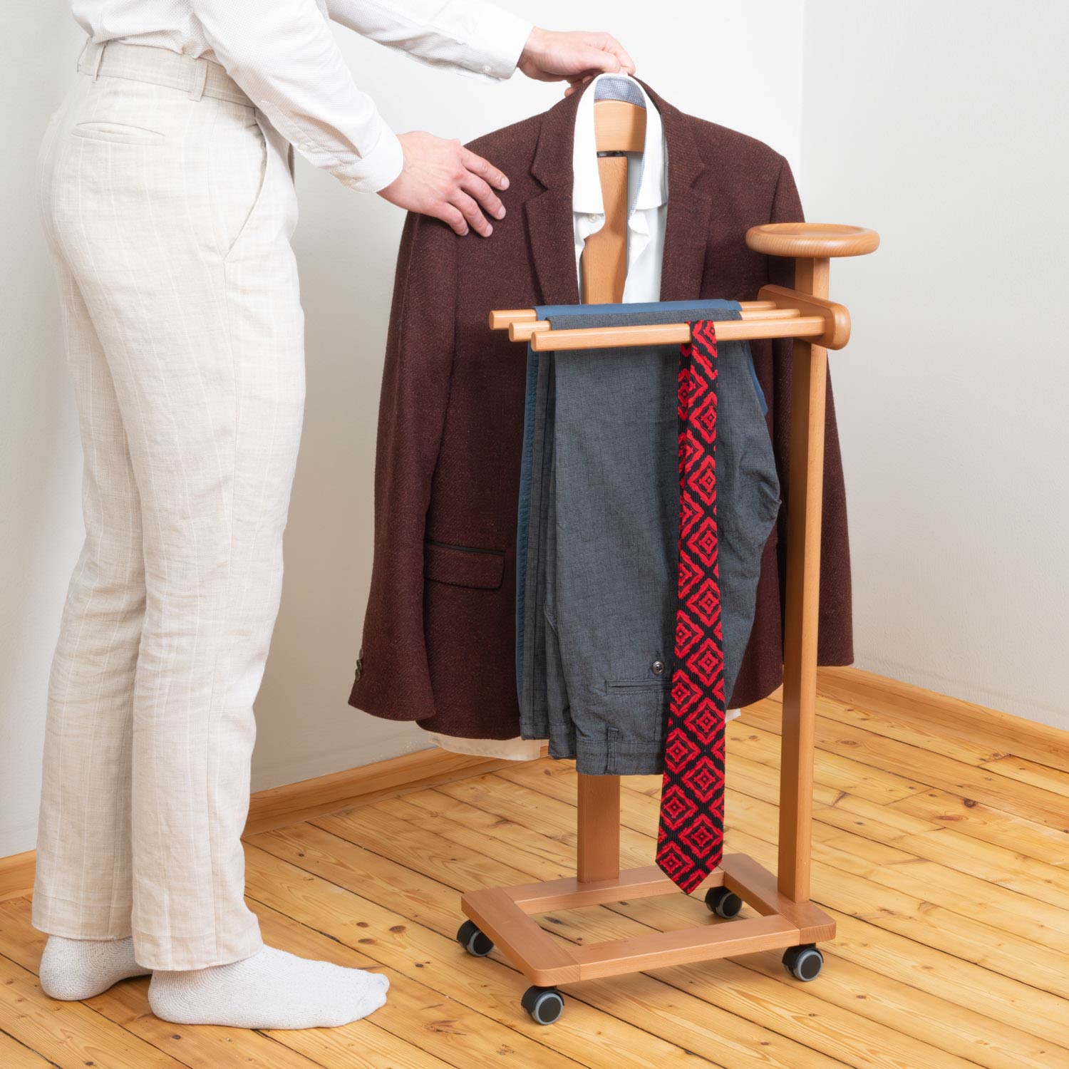 Stummer Diener, Herrendiener modern, Jackenständer, Rollgarderobe, Kleiderständer Holz, Tatkraft Lord, 8