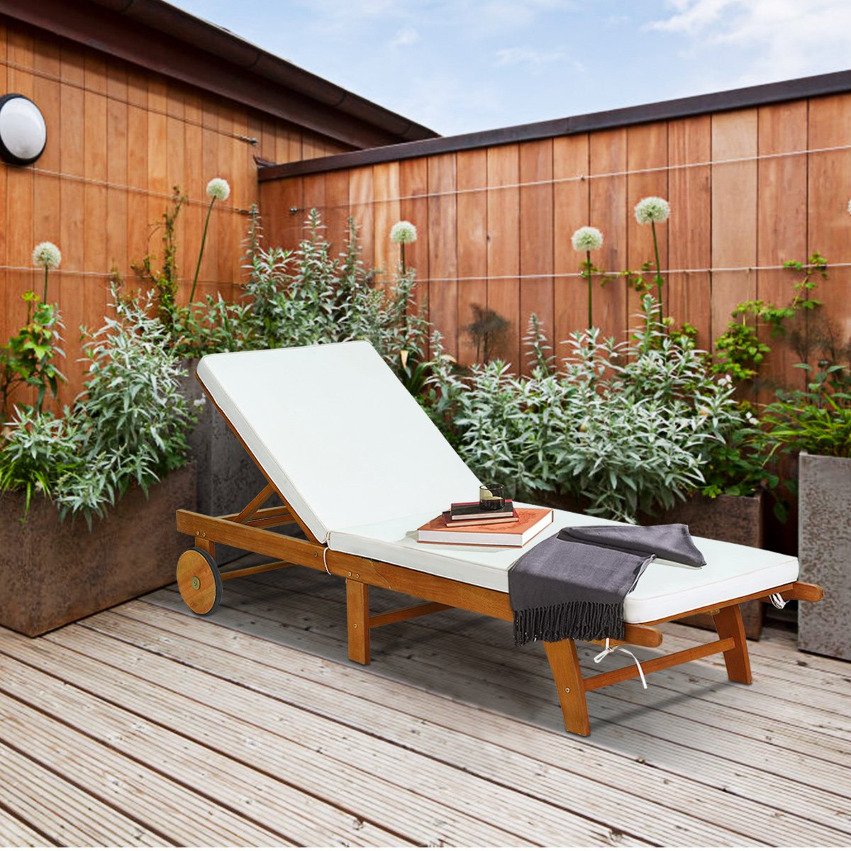 Costway - Gartenliege holz, Sonnenliege, Liegestuhl, mit verstellbarer Rückenlehne mit Rollen und Kissen, Relaxliege, Eukalyptusholz, Natürliche