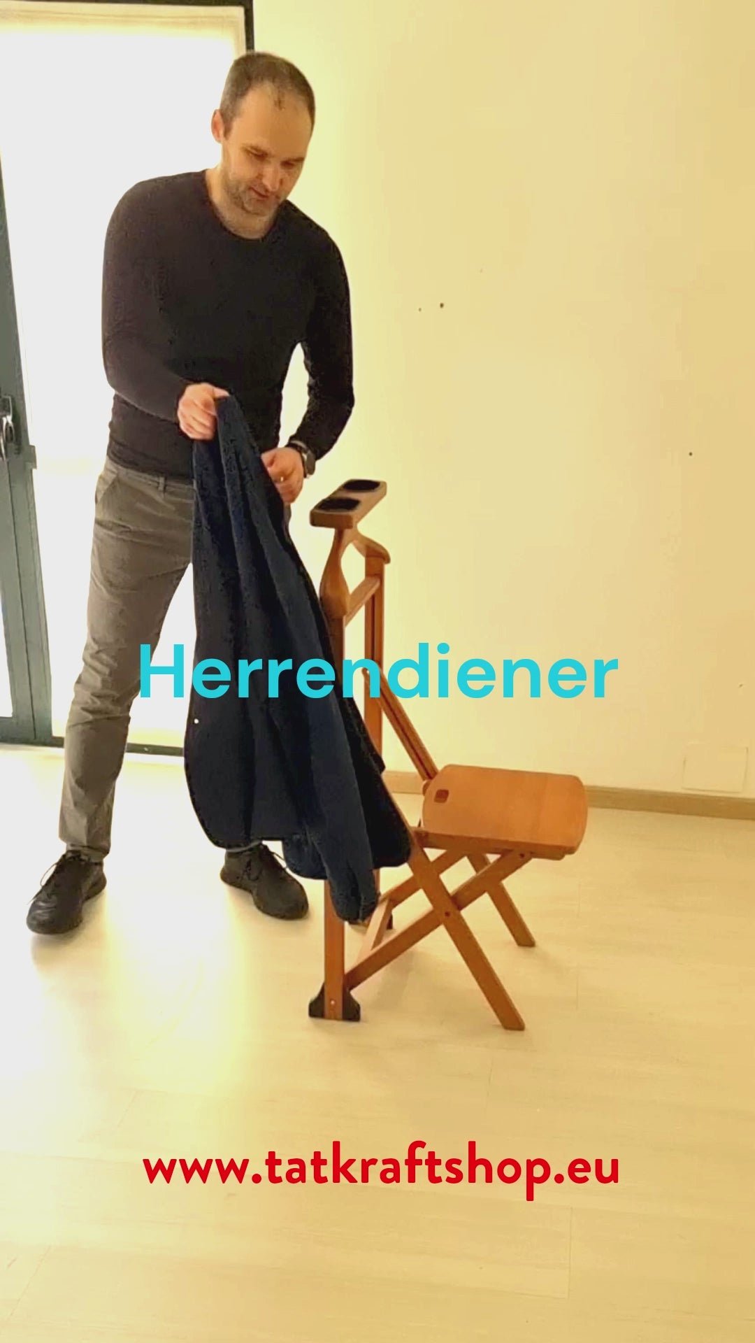Herrendiener, Stummer Diener Holz, Schlafzimmerdiener DUKA, Stuhl Träger, Kleiderbügel, Hosenständer, Ablagefläche, ARIT, v