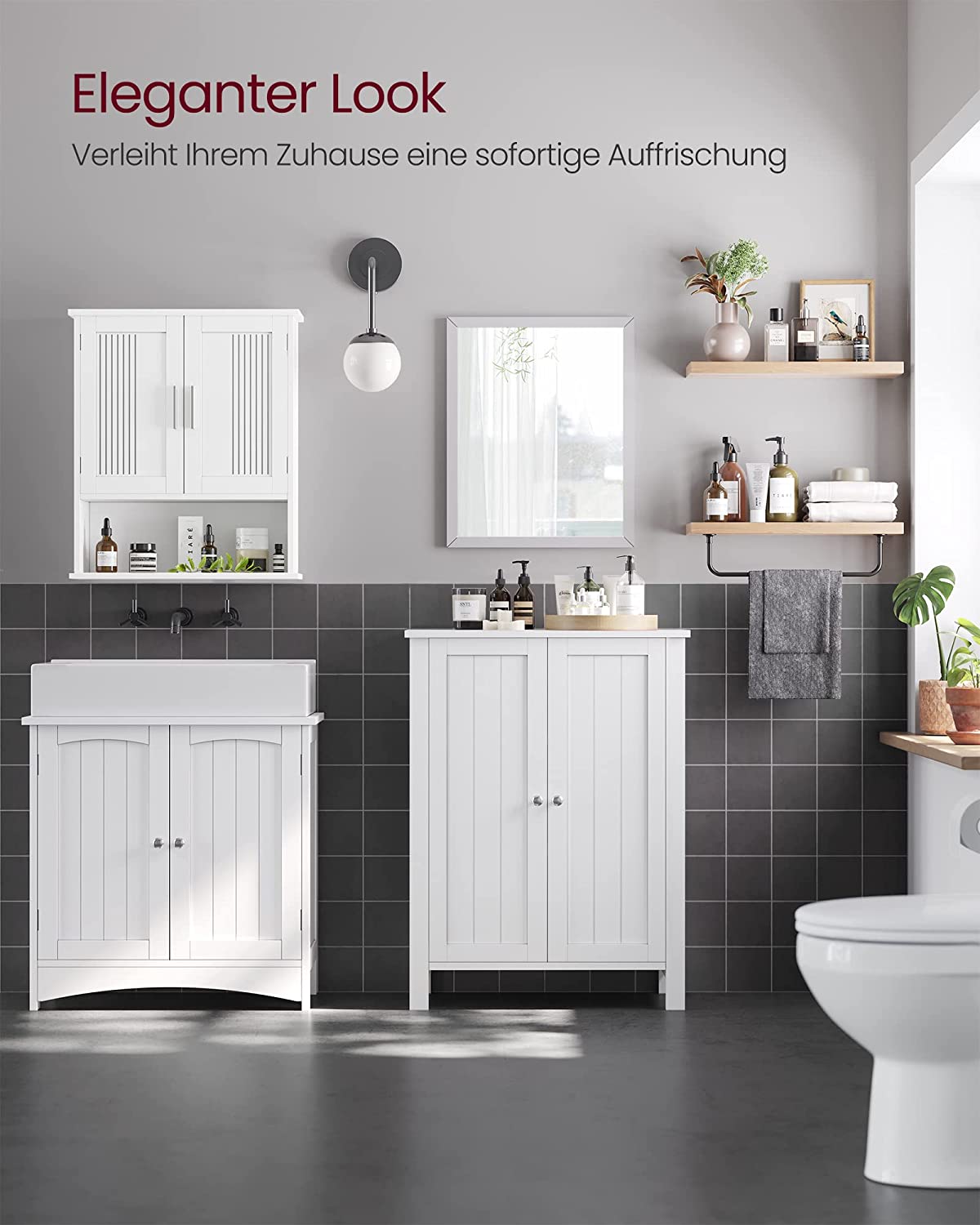 Badschrank aus Holz mit Doppeltür
