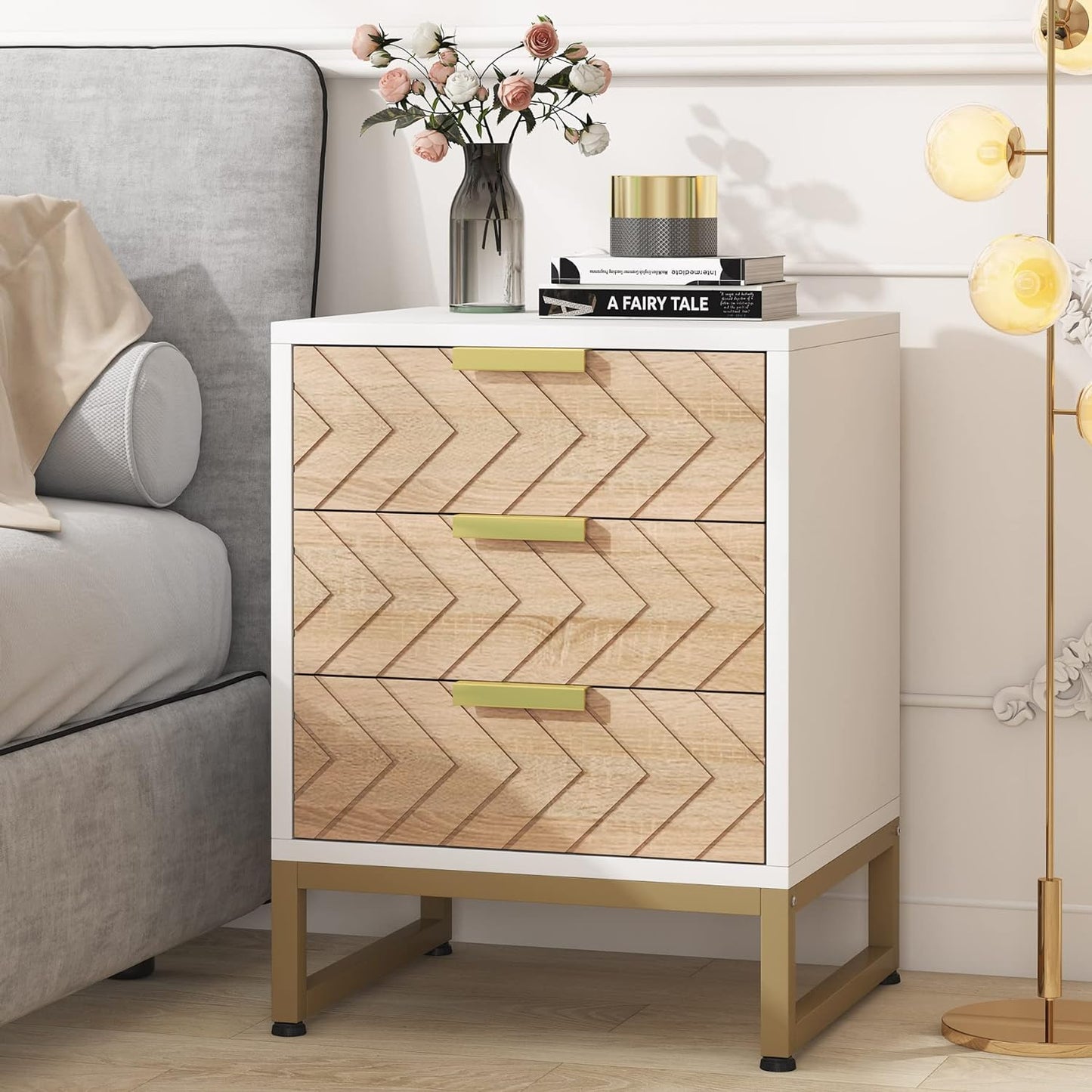 Tribesigns - Nachttisch mit 3 Schubladen, Nachttisch mit einzigartigem Zickzack Design, Beistelltisch für Schlafzimmer und Wohnzimmer, Weiß & Gold