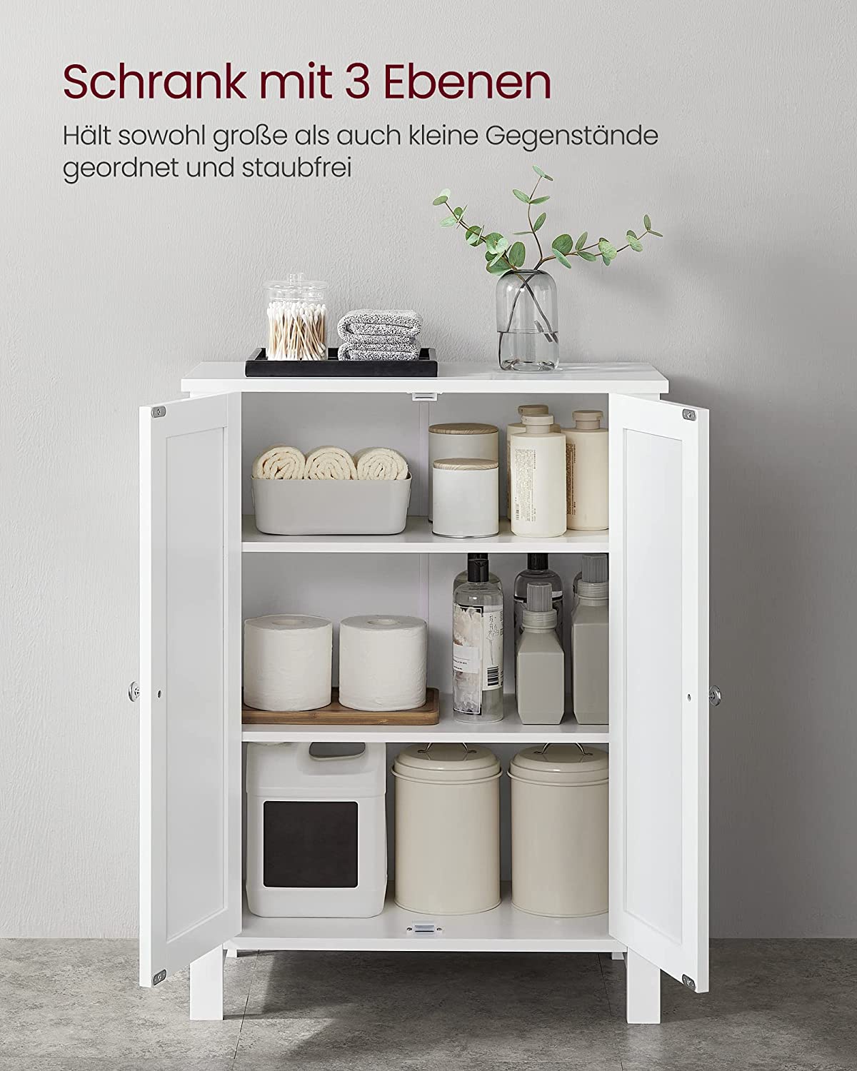 Badschrank aus Holz mit Doppeltür