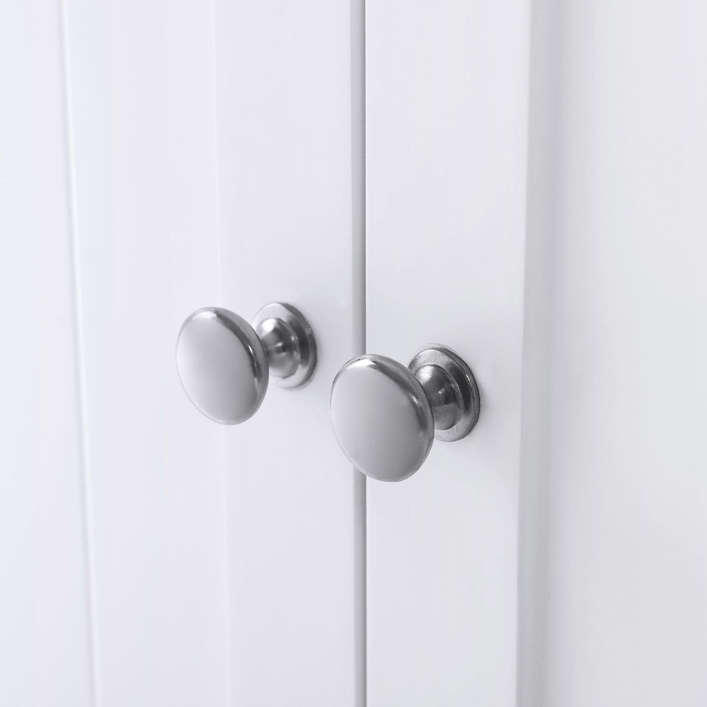 Badschrank aus Holz mit Doppeltür