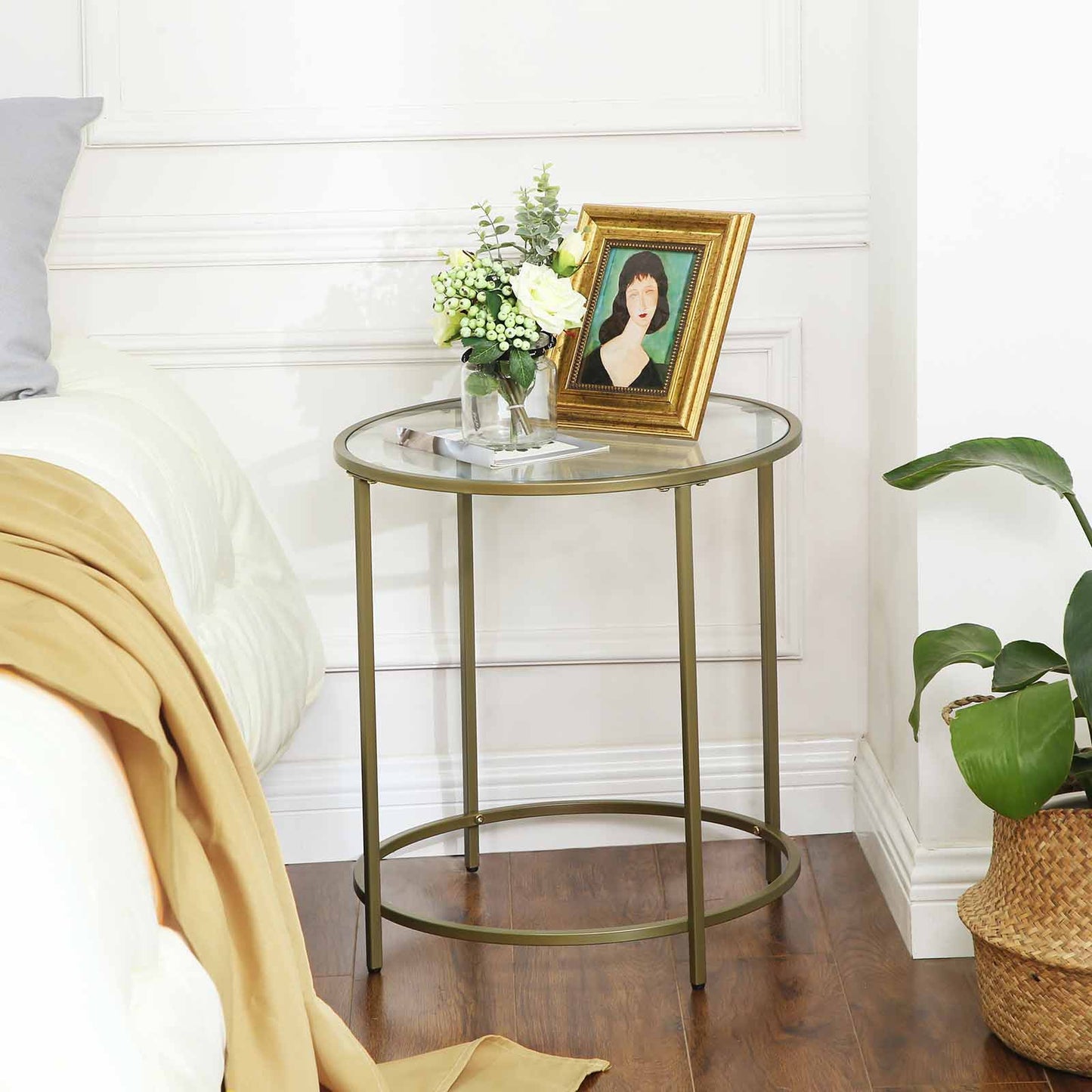 Vasagle - Beistelltisch rund, Glastisch mit goldenem Metallgestell, kleiner Couchtisch, Nachttisch, Sofatisch, Balkon, robustes Hartglas, stabil