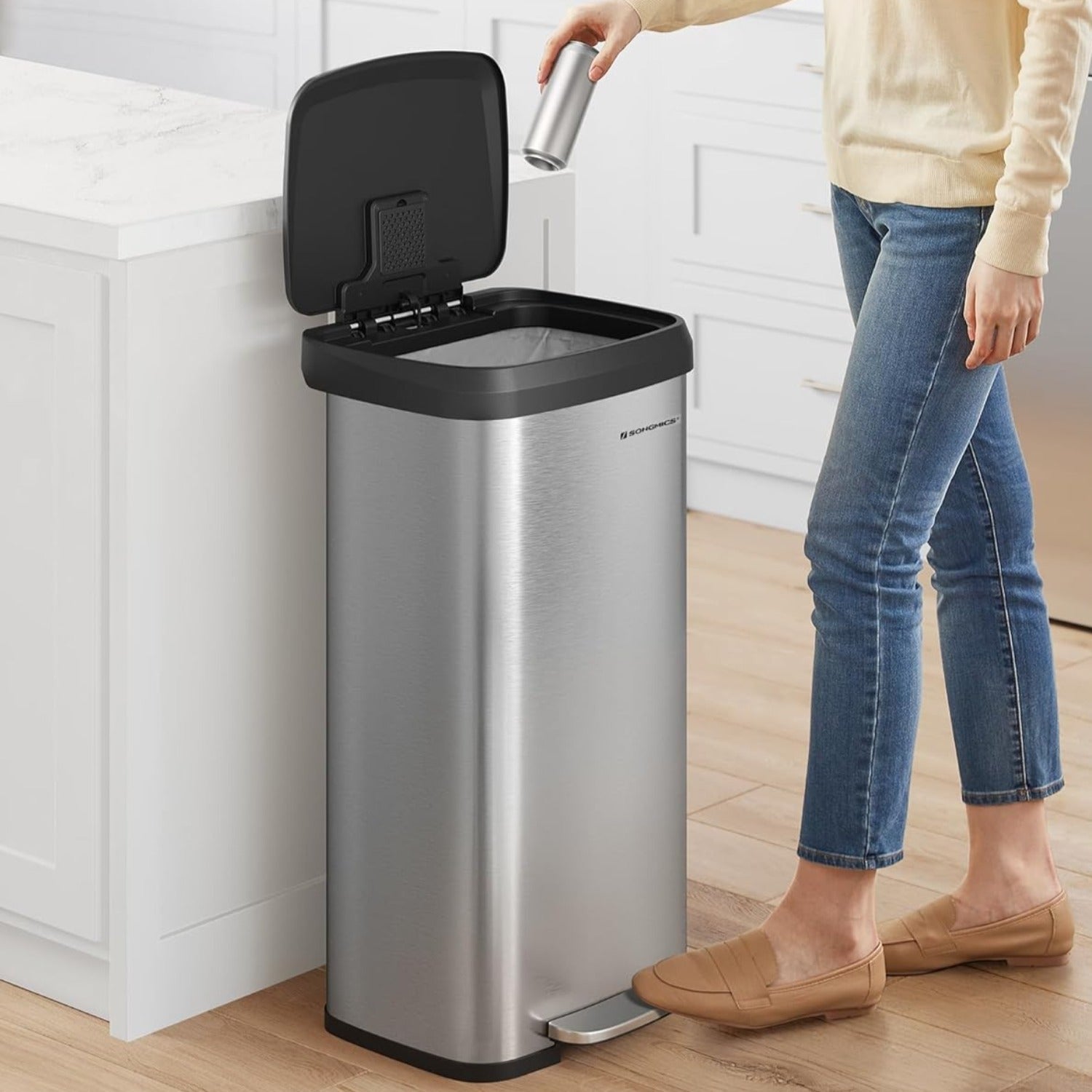 Mülleimer Küche, 68 L, Mülleimer groß, schmal und geräumig, Abfalleimer mit deckel, Tretmülleimer, silbern-schwarz, SONGMICS