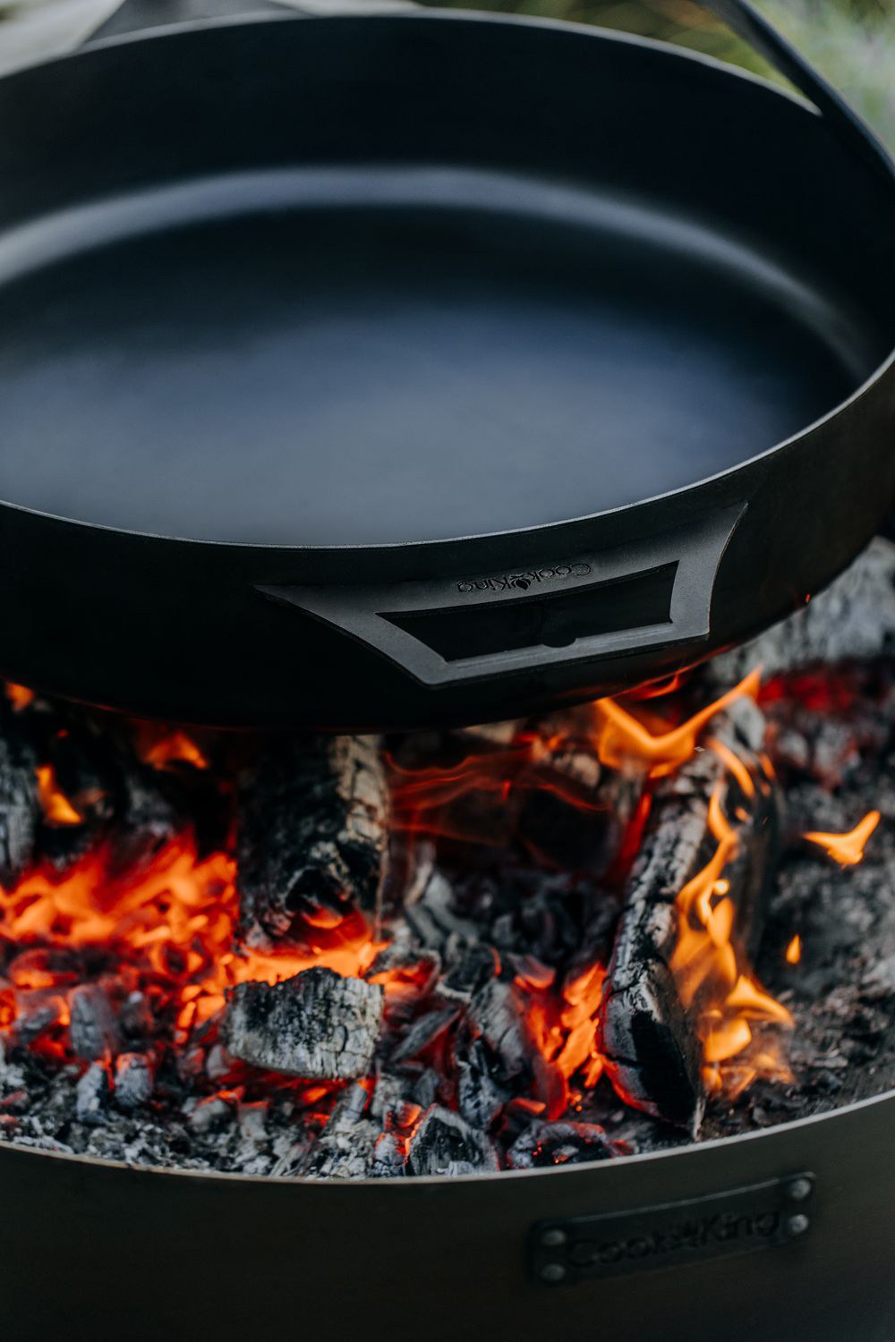 Pfanne aus natürlichem Stahl mit einem Griff für Feuerschale MONTANA X | Dia. 50 cm, Cook King
