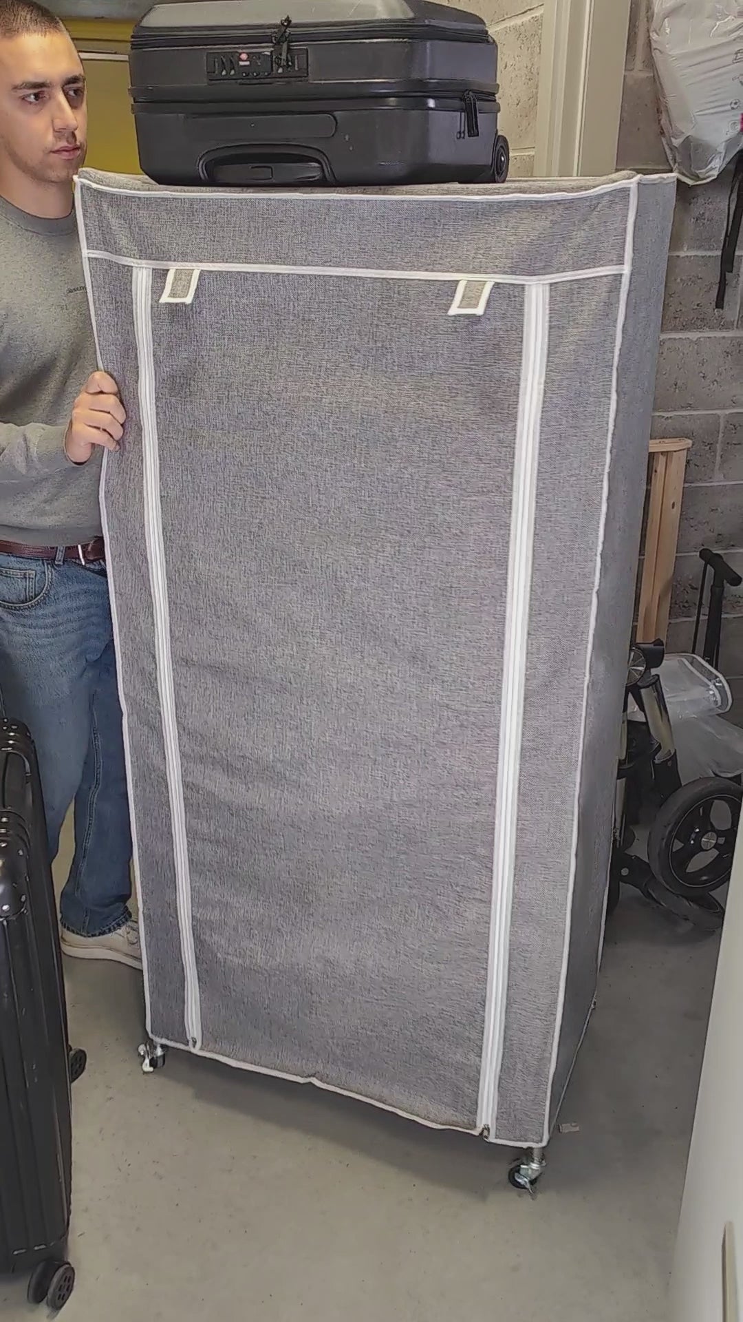 Schwerlast Faltschrank mit Rollen, Kleiderständer Stabil, Mobiler Kleiderschrank, Art Moon Buffalo, video