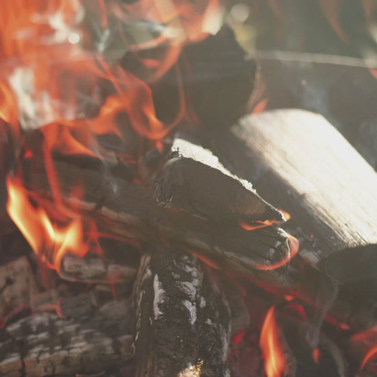 Feuerschale 80 cm, mit 2 Grillrost 60 cm und 50 cm, 2 Mast 77cm, Stauraum für Brennholz, aus Naturstahl, Cook King Montana X set video