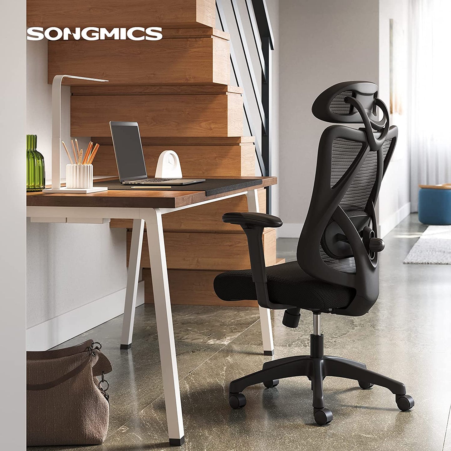  Einen bequemen und robusten Schreibtischstuhl von SONGMICS, damit Sie energetisch und bequem arbeiten oder sich herrlich entspannen können.